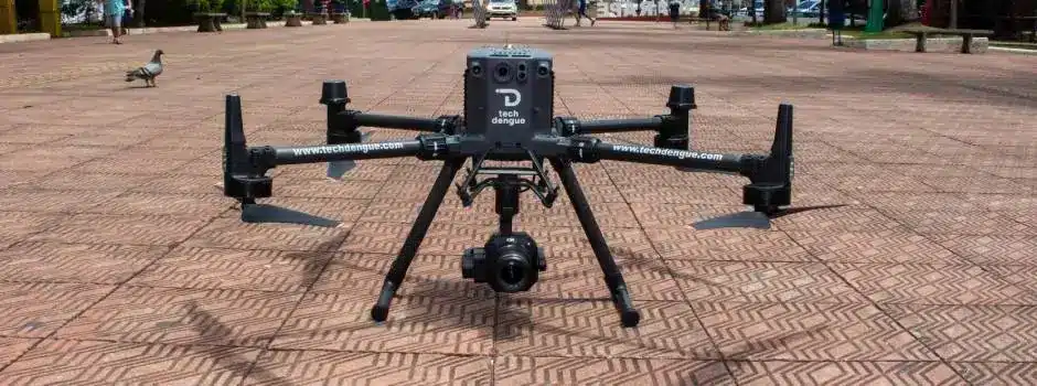Através do uso de drones embarcados por tecnologia própria, o Techdengue ajuda a identificar pontos de reprodução do Aedes aegypty